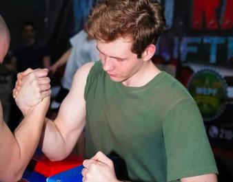 Групповые занятия по армрестлингу